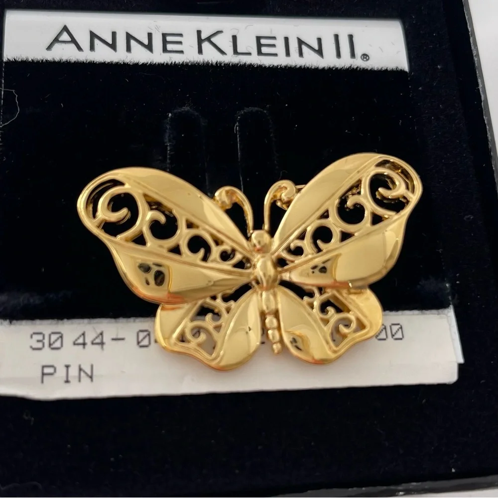 NWT AK Anne Klein Gold tone Polished Butterfly Shape Pin Brooch signed
